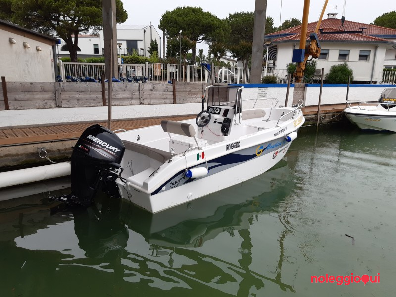 Imbarcazione ARON 565